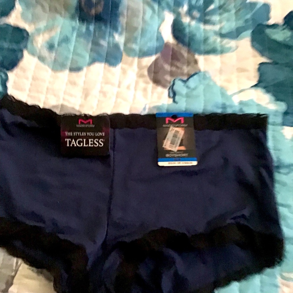 Maiden Form Boy short with lace waist, size XL